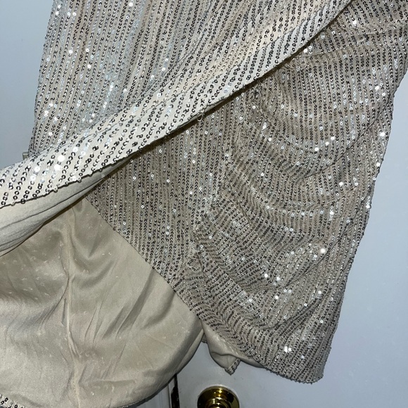 Mesh one shoulder sequins wrap dress - Picture 3 of 10